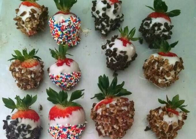 How to Prepare Ultimate White Chocolate Dipped Strawberries