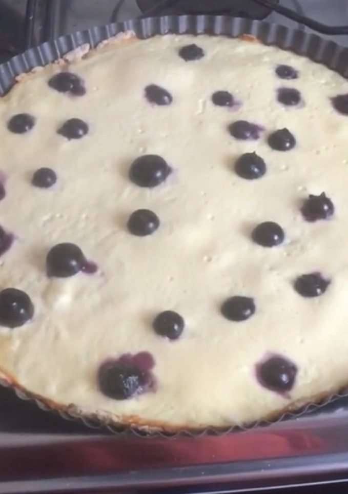 Una foto de Kuchen de yogurt con arándanos