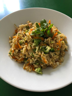 Una foto de Arroz con verduras salteadas