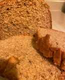 Pan de granola y miel en máquina de pan