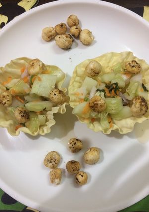 A picture of Oil free papad makhana salad.