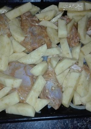 Una foto de Pollo a la mostaza con pimentón y azafrán