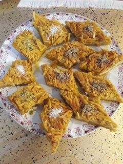عکسی از دستور شیرینی ملکه بادام