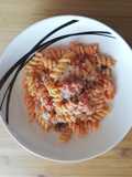 Fusilli con salsiccia, pomodori e ricotta 🍖🍅