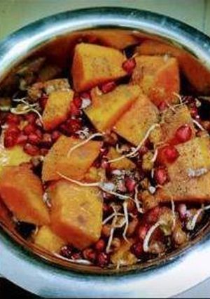 A picture of Papaya salad.