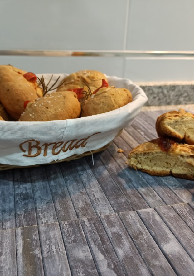 Una foto de Panecillos caseros picantones🌶️ 🥖