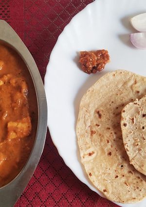 A picture of Paneer masala.