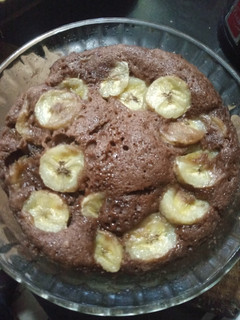 Una foto de Torta de banana y cocoa en mocroondas