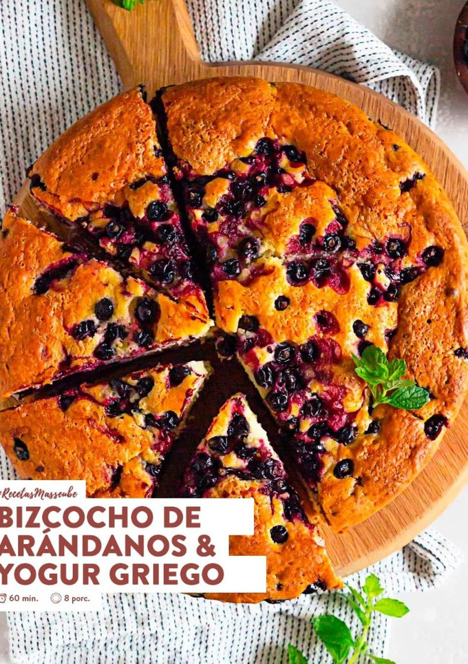 Una foto de Bizcocho de Arándanos y Yogurt Griego
