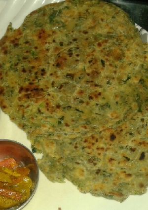 A picture of Methi lachcha parantha.