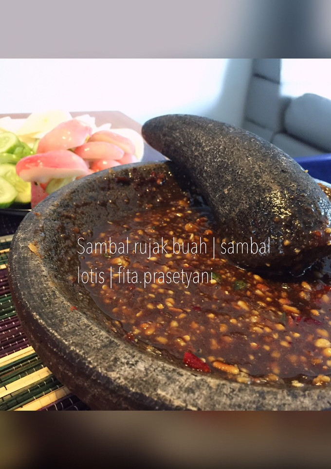 Foto resep Sambal rujak buah/sambal lotis maknyuss