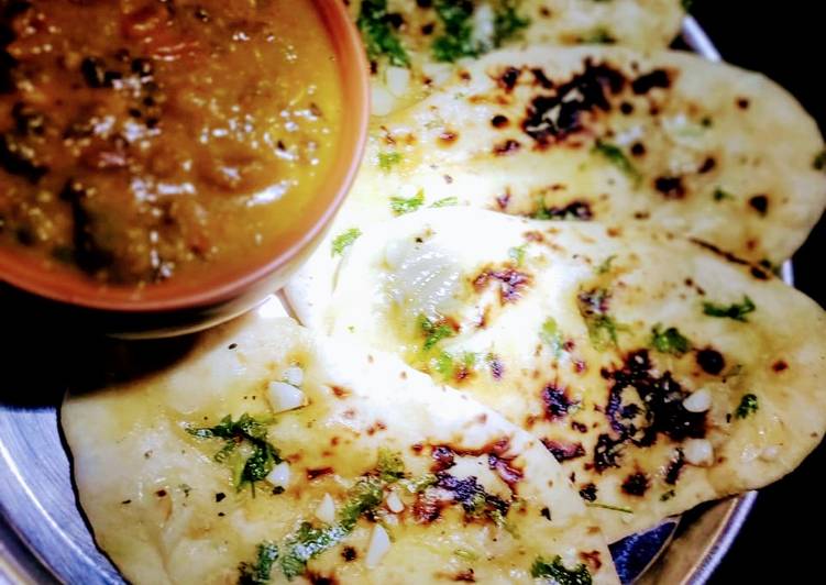 Restaurant style garlic naan