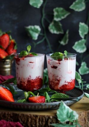 A picture of Strawberry fool.