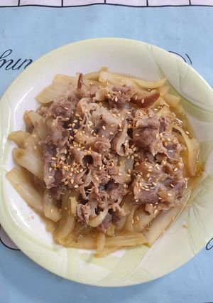 洋蔥炒牛五花 的食譜成品照片