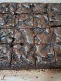 Fudgy Brownies Extra Cokelat, Tanpa Mixer, Lumer & Shiny Crust Pakai Margarin