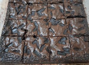 Foto resep Fudgy Brownies Extra Cokelat, Tanpa Mixer, Lumer & Shiny Crust Pakai Margarin