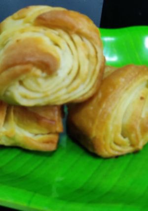 क्रोइसैन ब्रेड (croissant bread recipe in hindi) रेसिपी मुख्य फोटो