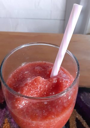 Una foto de Batido de frutillas y coco