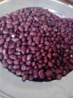 A picture of Roasted groundnuts.