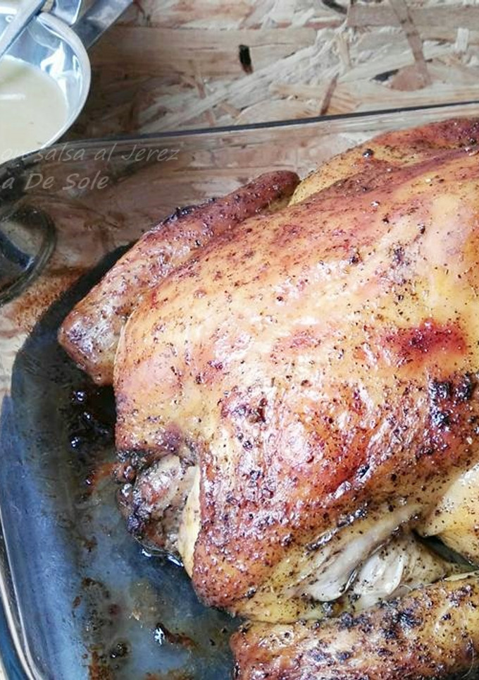 Una foto de Pollo relleno con salsa al Jerez