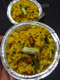 पोहा (Poha recipe in hindi) रेसिपी मुख्य फोटो