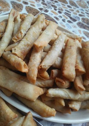 A picture of Crispy sprig rolls.