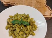 Una foto di pesto di basilico bimby