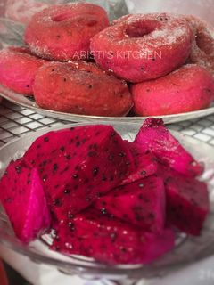 Foto resep Donat Buah Naga Merah