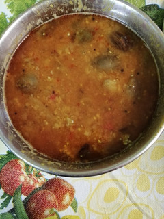 கத்திரிக்கா சாம்பார் (Kathirikkaai sambar recipe in tamil) செய்முறை முக்கிய புகைப்படம்