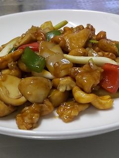 A picture of Stir-Fried Chicken with Cashew Nuts.
