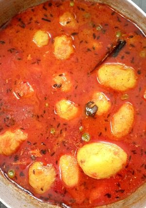 নিরামিষ আলুর দম (niramish aloor dum recipe in Bengali) রেসিপির প্রধান ছবি