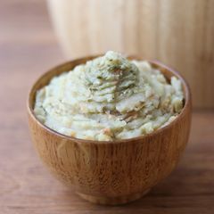 A picture of Mash Celeriac and potato with wasabi and miso paste 🥔.