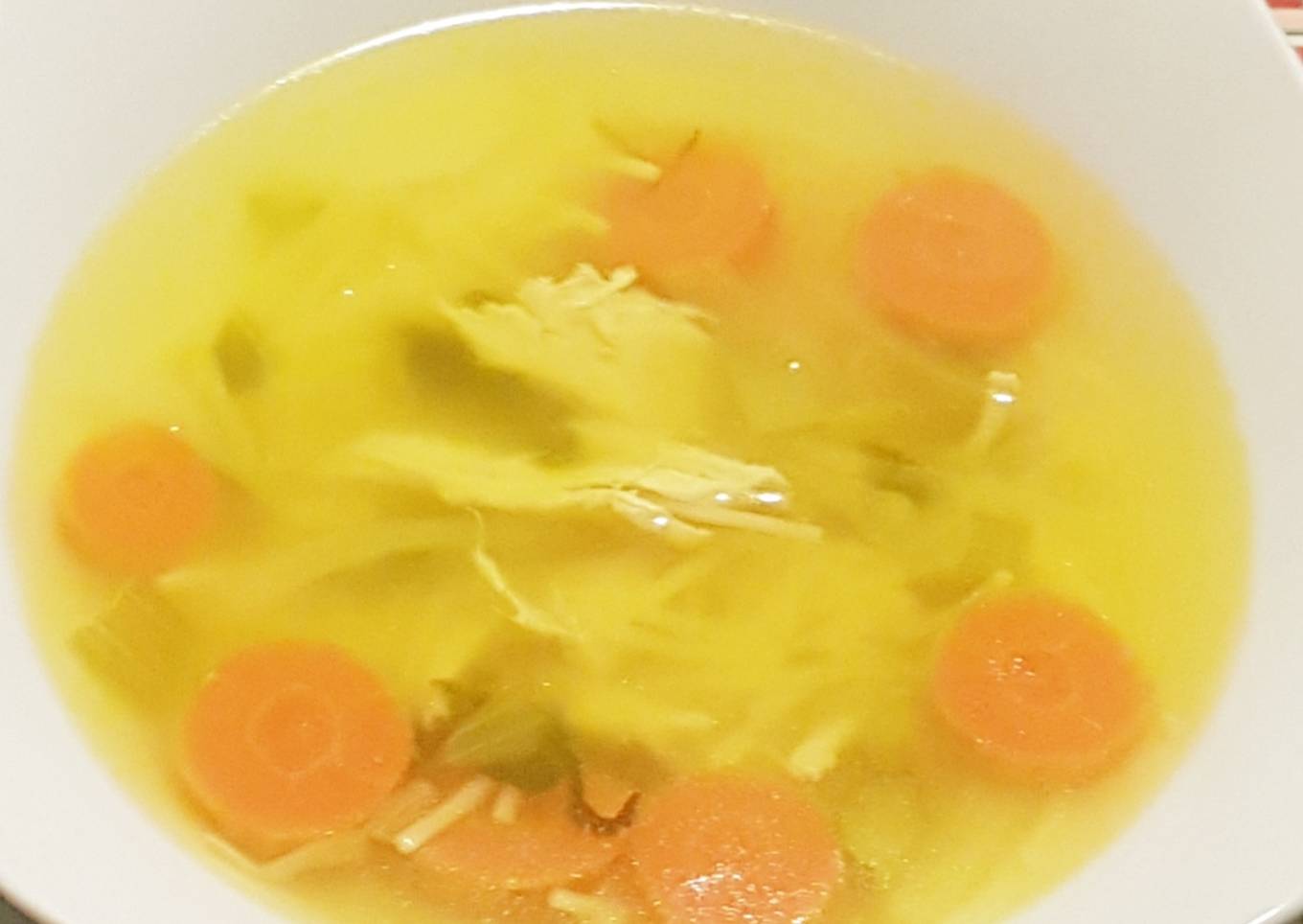 Sopa Casera De Pollo