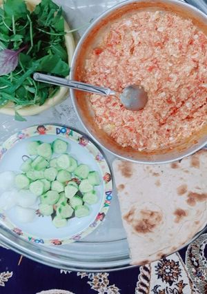 عکسی از دستور سحری املت گوجه فرنگی خوشمزه😋👌