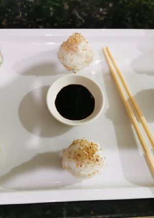 Una foto de Onigiri