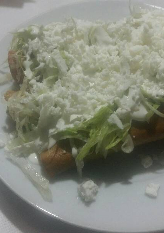 Una foto de Tacos dorados de papa