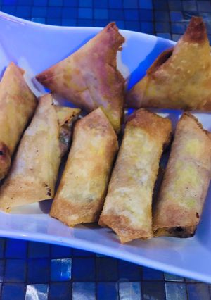 A picture of Spring chicken veg roll.
