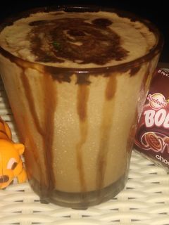 चॉकलेट बिस्कुट मिल्क शेक ( Chocolate biscuit milkshake recipe in HIndi रेसिपी मुख्य फोटो
