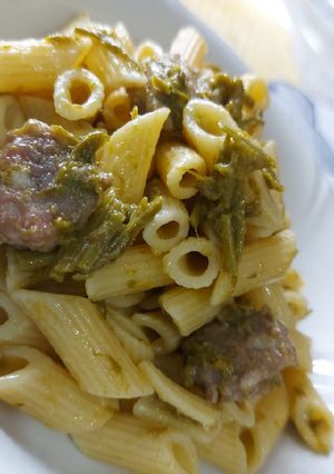 Foto di Mezze penne asparagi e salamelle