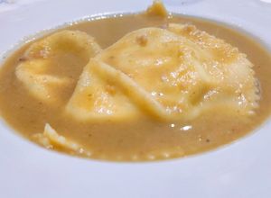 Foto di Cassatelle di ricotta in brodo