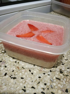 Una foto de Postre de Avena y Frutillas🍓