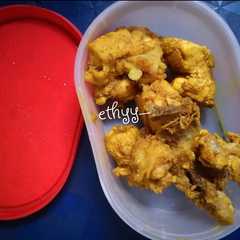 A picture of Ungkep ayam sederhana.