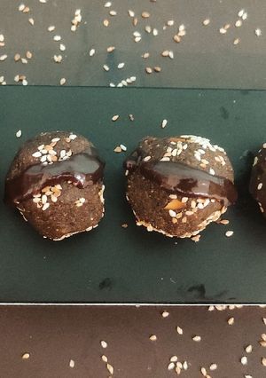 A picture of Chocolate sesame wheat ladoo.