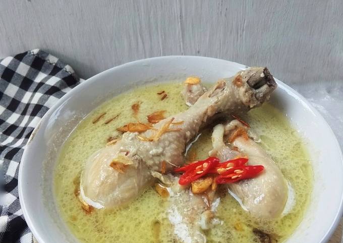 Opor ayam bumbu putih