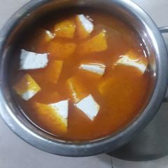 A picture of Matar paneer.
