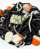 Spaghetti negro con gambas, gulas y chaca