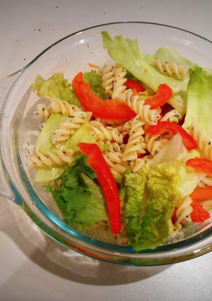 A picture of Green-n-Red Pasta Salad.