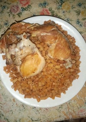 صورة لوصفة مكرونه بالشوربه وفراخ محمره 😋