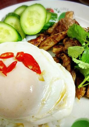 รูปของ ข้าวหมูทอดน้ำปลา+ไข่ดาวทอดน้ำ