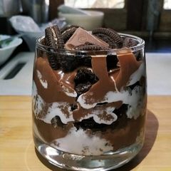 Chocolate Oreo mousse A picture of Chocolate Oreo mousse.